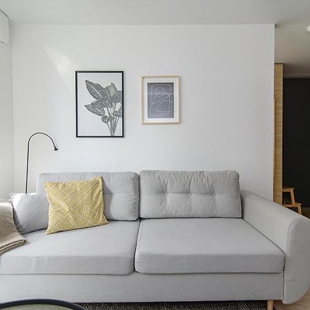 Modern Apartment Next To Ozas Park By Urban Rent Wilno Zewnętrze zdjęcie